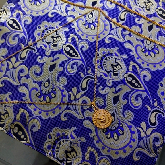 18K Gold Plated "Supernatural" Cat Pendant Necklace - Picture 9 of 13